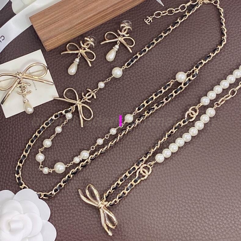 Chanel Necklaces 439